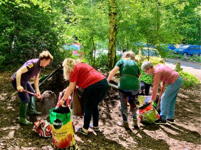 Digging deep for green growth! Brandon Country Park free compost giveaway event