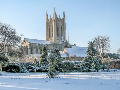 St Edmundsbury Cathedral snow (Justine Sweetman)