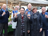Darren Old, spokesman for the Bury St Edmunds Market Traders, Linda Oulds of Henry’s Hog Roast, St Edmundsbury Borough Cllrs Patrick Chung, Renny Gray of Quality Catering, environmental writer/ blogger Karen Cannard and Thomas Bond of Tom’s Snack Bar